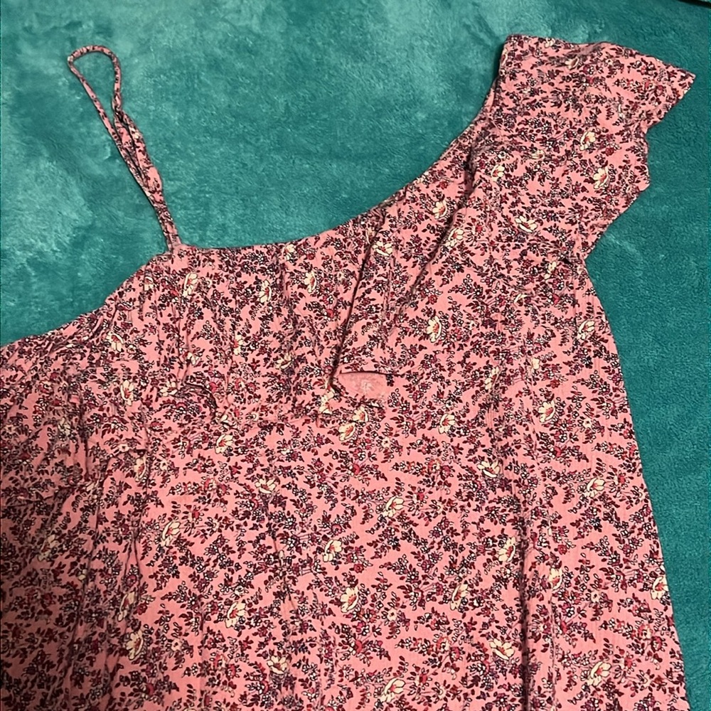 Floral Ruffle One Shoulder Top - Picture 2 of 3